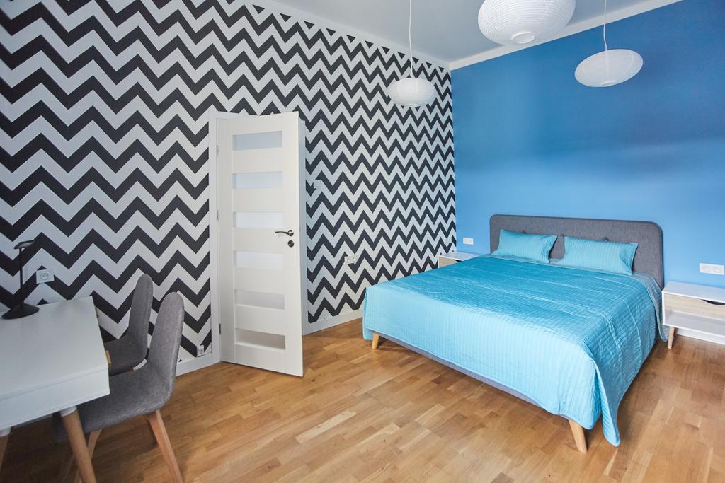 Dizzy Daisy Hostel Krakow Exterior photo A bedroom