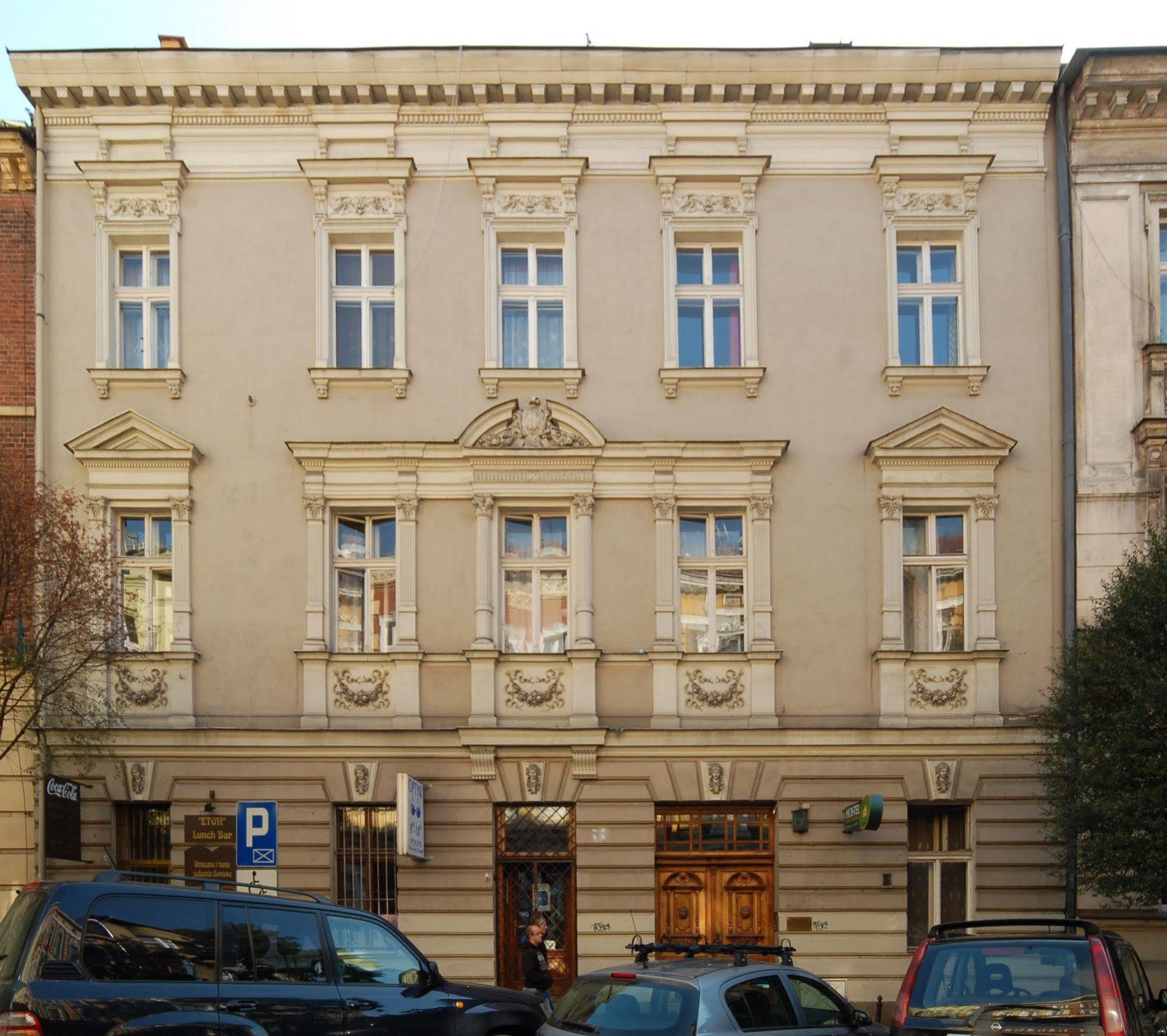 Dizzy Daisy Hostel Krakow Exterior photo The house of the first rector of the university, Jan Kanty Steczkiewicz