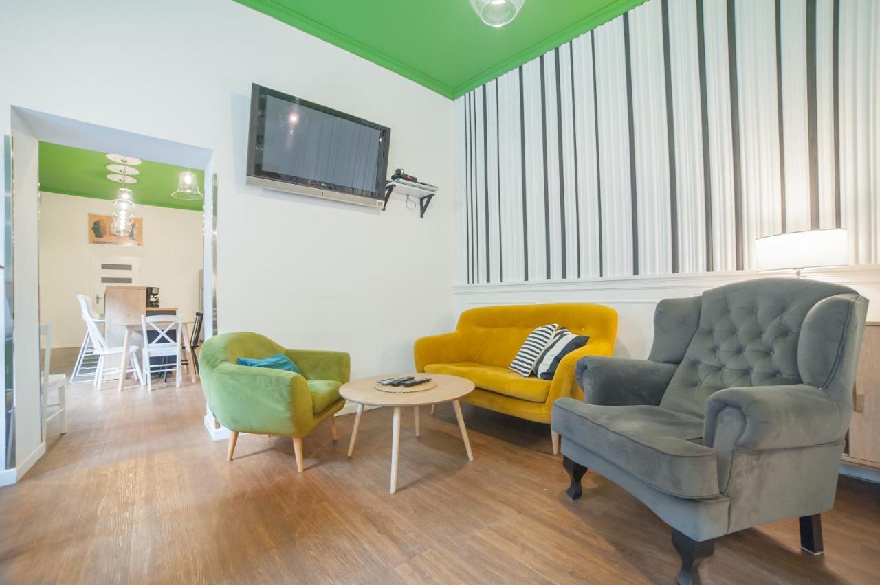 Dizzy Daisy Hostel Krakow Exterior photo The common room at the University of Roehampton
