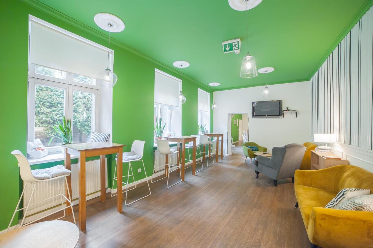 Dizzy Daisy Hostel Krakow Exterior photo The Green Room